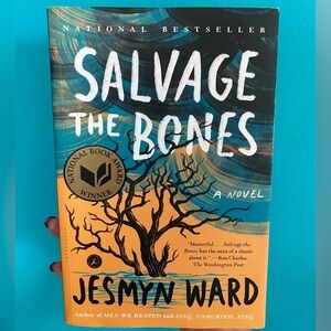 Salvage the bones by Jesmyn Ward